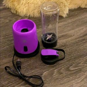 Travel blender NWOT💋4w/lips for $20💋